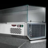 74gv3l41k0rumu3x01p11m7yl108yl5x.webp Витрина настольная холодильная TECNODOM VR4190VD