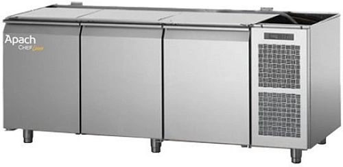 j7bcajj233sfc8324176tsjl1yyx8dam.webp Стол холодильный для пиццы APACH Chef Line LTPPZ111NT
